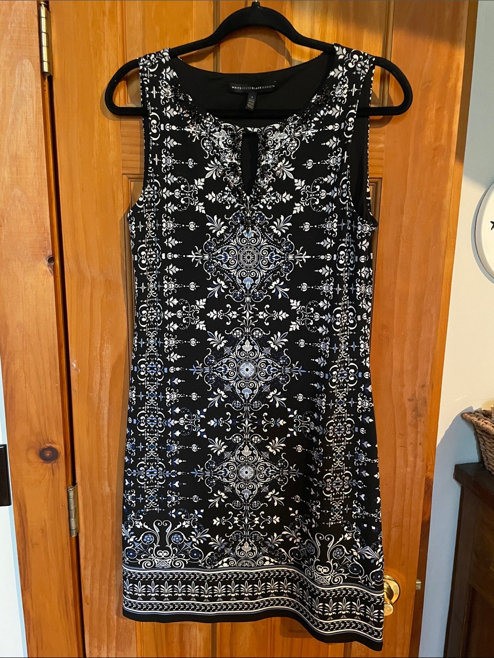 White House Black Market Black & White Printed Keyhole Sleeveless Shift Dress